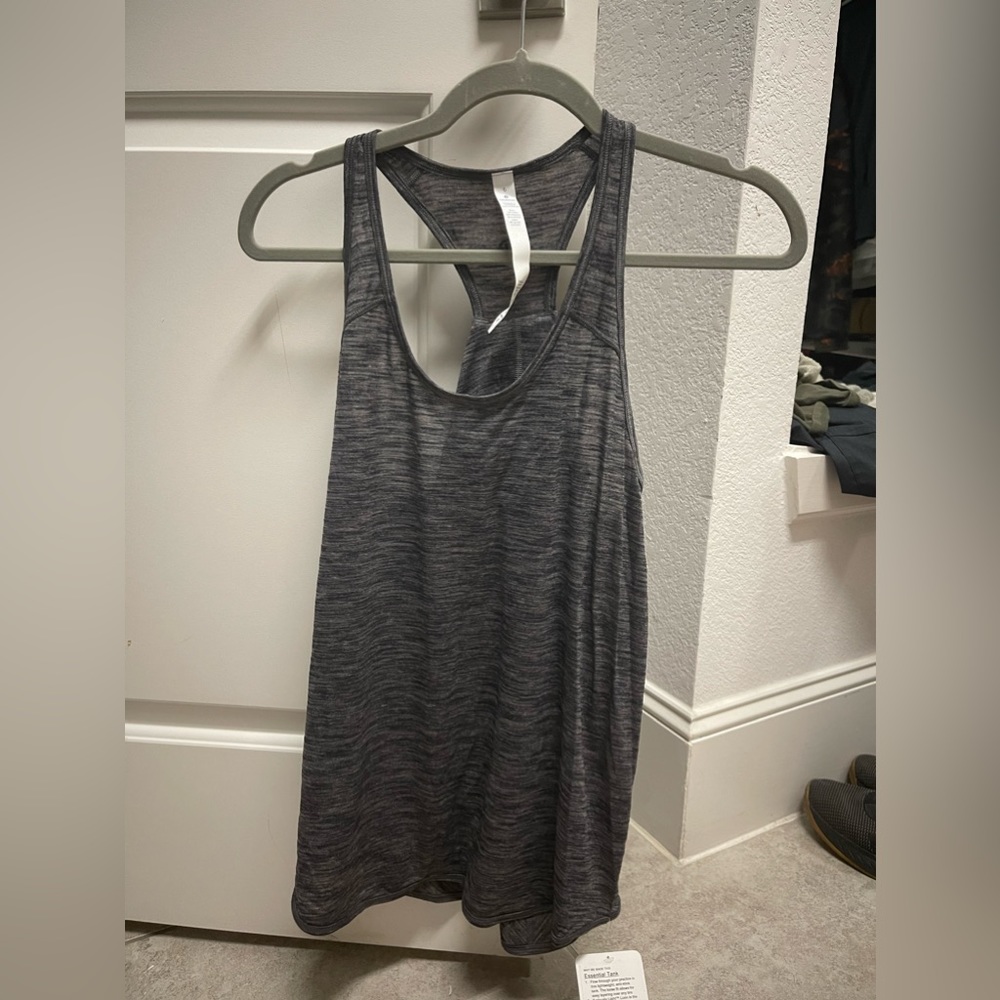 Lululemon essential tank